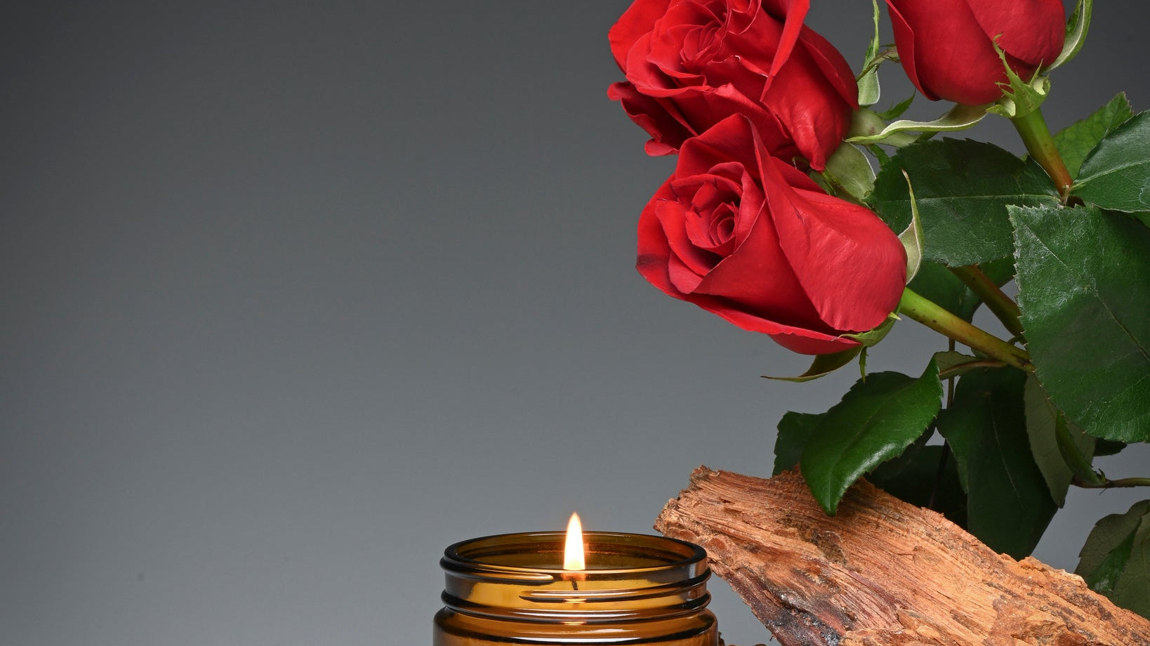 Best Fall Candle Scents to Instantly Set a Relaxing Mood