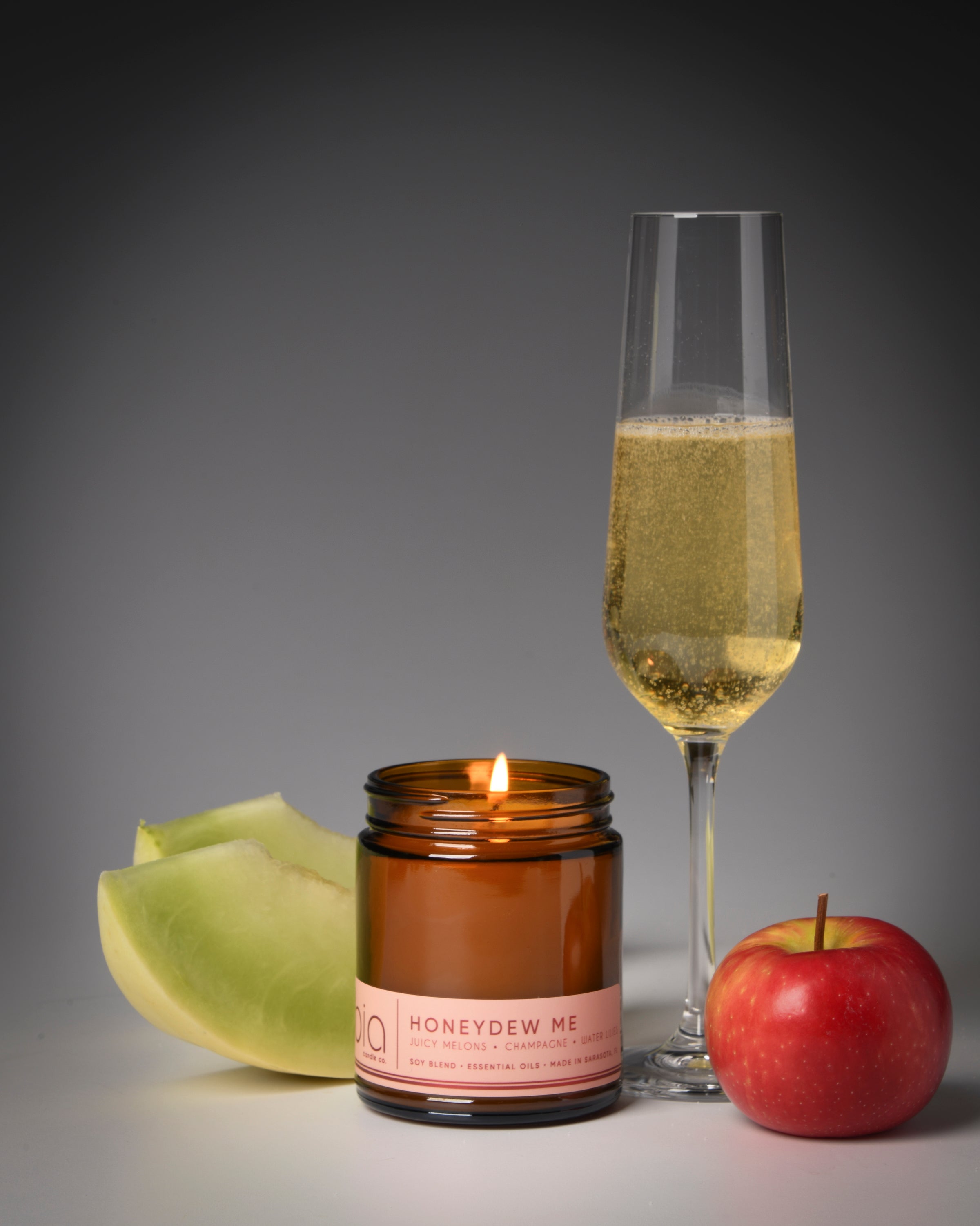 honeydew me candle, champagne, melon, apple